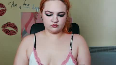 Snapshot of redhotqueen1 chatting on 05.26.26 Rina online show from 05.26.26