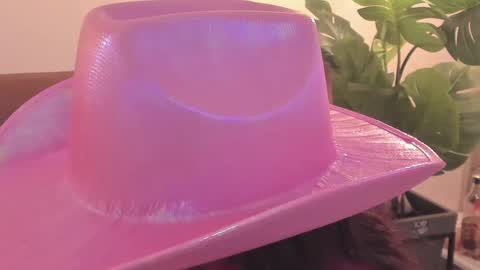 Snapshot of redmeloddy chatting on 02.21.25 Meloddy online show from 02.21.25