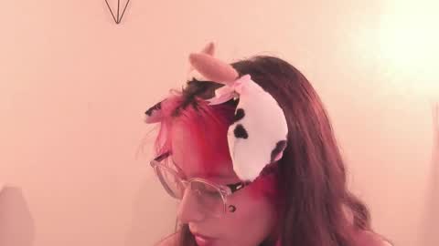 Snapshot of redmeloddy chatting on 03.09.25 Meloddy online show from 03.09.25