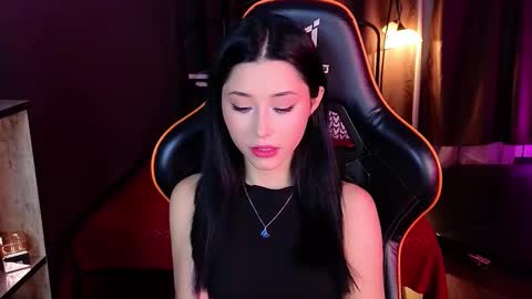 Snapshot of redmidnight_ chatting on 02.11.26 Kiara online show from 02.11.26