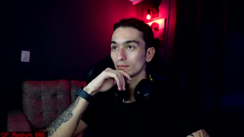 Snapshot of redrum_696 chatting on 12.06.24 Red online show from 12.06.24