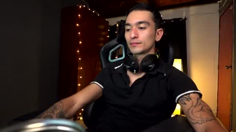 Snapshot of redrum_696 chatting on 12.31.24 Red online show from 12.31.24