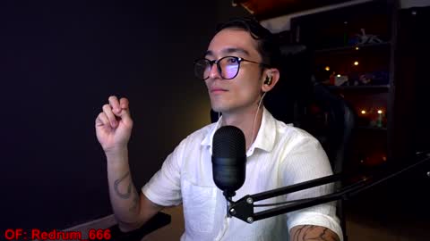 Snapshot of redrum_696 chatting on 01.05.25 Red online show from 01.05.25