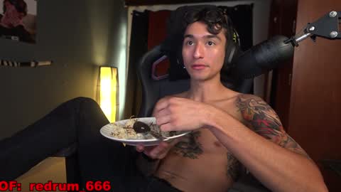 Snapshot of redrum_696 chatting on 01.21.25 Red online show from 01.21.25