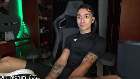 Snapshot of redrum_696 chatting on 02.02.25 Red online show from 02.02.25