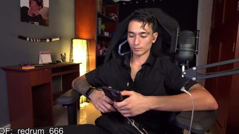 Snapshot of redrum_696 chatting on 02.07.25 Red online show from 02.07.25