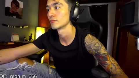 Snapshot of redrum_696 chatting on 02.11.25 Red online show from 02.11.25