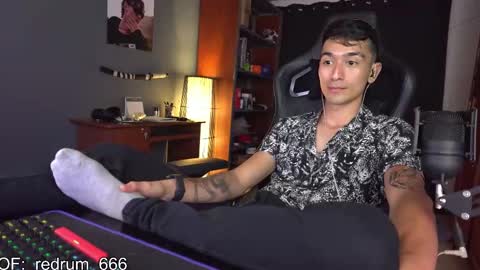 Snapshot of redrum_696 chatting on 02.26.25 Red online show from 02.26.25