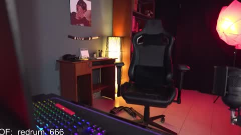 Snapshot of redrum_696 chatting on 02.28.25 Red online show from 02.28.25