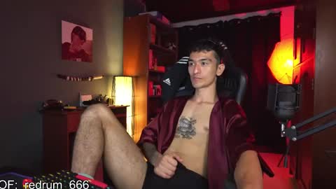 Snapshot of redrum_696 chatting on 03.08.25 Red online show from 03.08.25