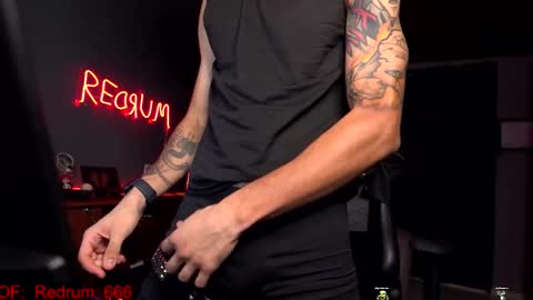 Snapshot of redrum_696 chatting on 10.08.25 Red online show from 10.08.25