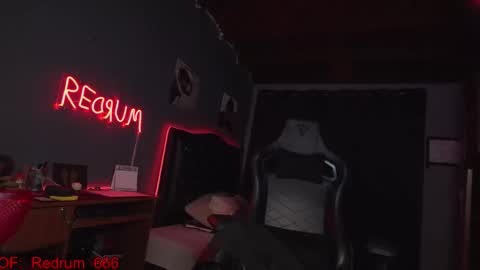 Snapshot of redrum_696 chatting on 10.13.25 Red online show from 10.13.25