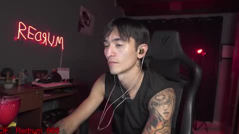 Snapshot of redrum_696 chatting on 10.17.25 Red online show from 10.17.25