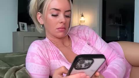 reecemariexx online show from 02.25.26