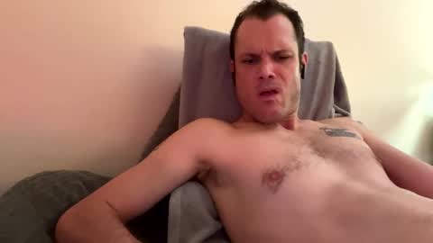 Snapshot of reed_thomas chatting on 12.04.25 Reed Thomas online show from 12.04.25