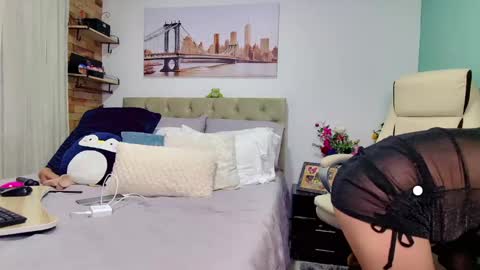 Yanella online show from 02.24.25