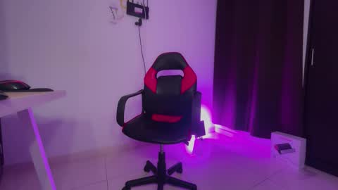 regina_mills_milk online show from 01.09.26