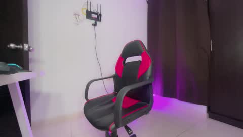 regina_mills_milk online show from 01.10.26