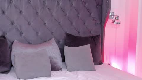 Snapshot of regina_noctixx chatting on 01.18.26 Regina online show from 01.18.26