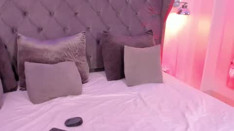 Snapshot of regina_noctixx chatting on 02.22.26 Regina online show from 02.22.26