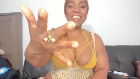 Snapshot of reginabanx chatting on 02.20.26 reginabanx online show from 02.20.26