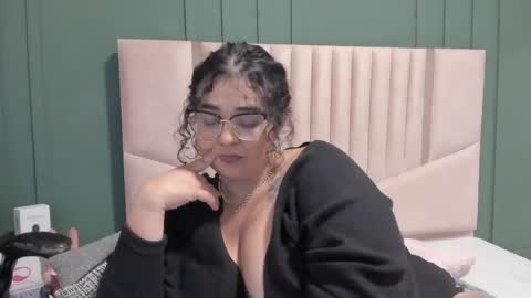 reginavegaa online show from 02.12.25