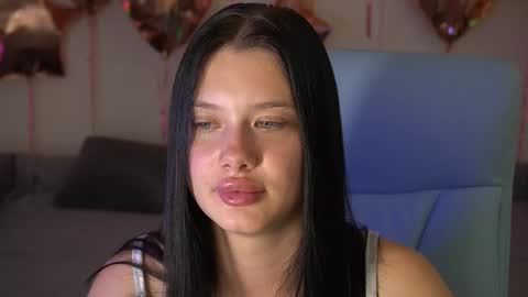 Snapshot of reginawine chatting on 09.18.25 ReginaWine online show from 09.18.25