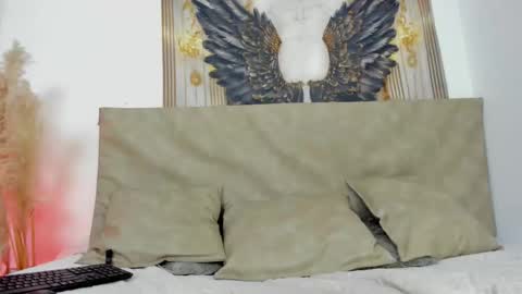 Laura online show from 02.21.25