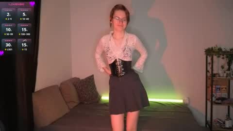 Snapshot of renaeblaski chatting on 04.29.26 Claire online show from 04.29.26