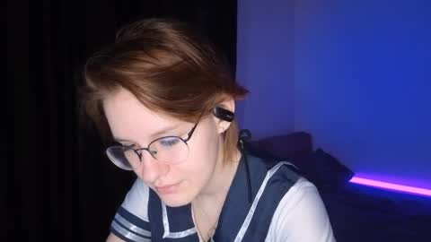 Snapshot of renaeblaski chatting on 05.06.26 Claire online show from 05.06.26