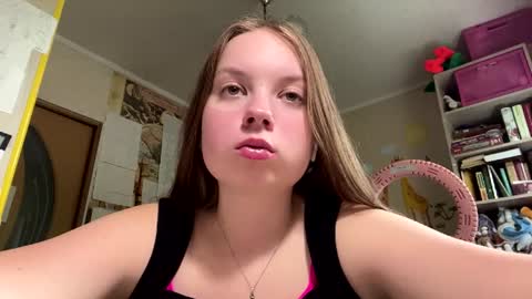Snapshot of renaeorabuena chatting on 06.25.26 Annabel online show from 06.25.26