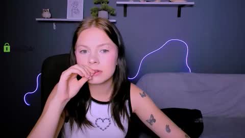 Snapshot of renata_sweety chatting on 09.22.25 renata_sweety online show from 09.22.25