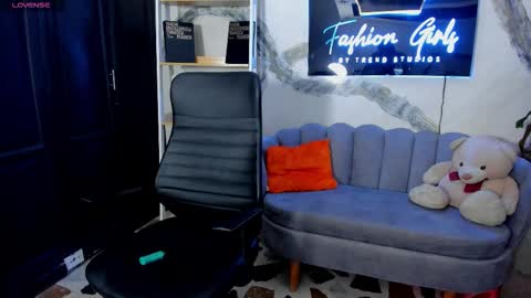 Renata online show from 12.20.25