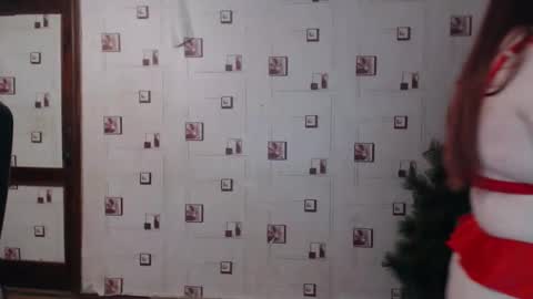 renataoia online show from 12.20.25