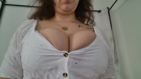 Renatta online show from 02.27.25