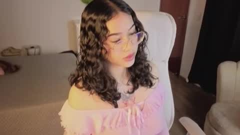 renaxi_smith online show from 10.12.25