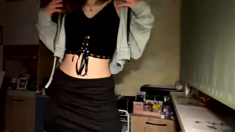 Mia online show from 04.18.26