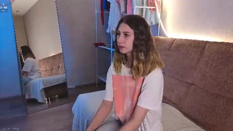 Snapshot of renettaschmeling chatting on 06.18.26 Christina online show from 06.18.26