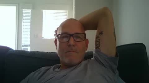 Snapshot of renewaz chatting on 04.26.26 Renewaz online show from 04.26.26