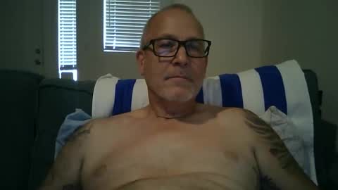 Snapshot of renewaz chatting on 05.19.26 Renewaz online show from 05.19.26