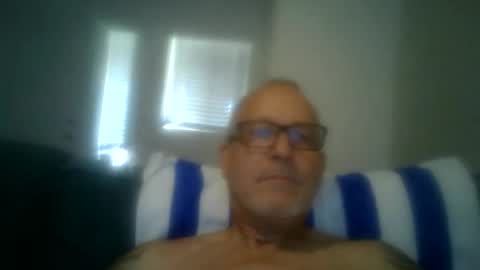 Snapshot of renewaz chatting on 05.20.26 Renewaz online show from 05.20.26