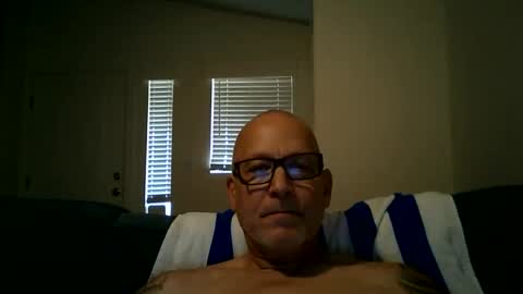 Snapshot of renewaz chatting on 05.24.26 Renewaz online show from 05.24.26