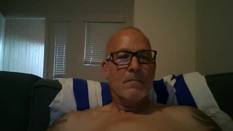 Snapshot of renewaz chatting on 05.27.26 Renewaz online show from 05.27.26
