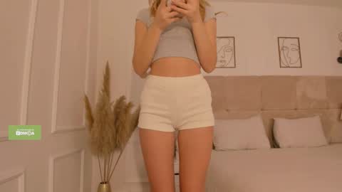 Snapshot of rennatha21 chatting on 02.22.26 Rennatha online show from 02.22.26