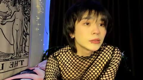 Snapshot of rennuts chatting on 01.25.25 rennuts online show from 01.25.25