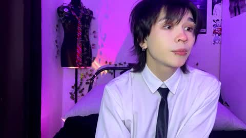 Snapshot of rennuts chatting on 02.03.25 rennuts online show from 02.03.25