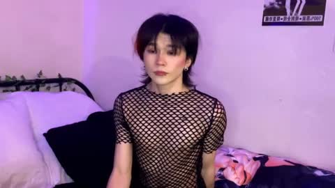 Snapshot of rennuts chatting on 02.12.25 rennuts online show from 02.12.25