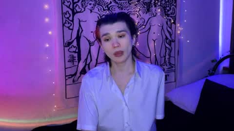 Snapshot of rennuts chatting on 02.17.25 rennuts online show from 02.17.25