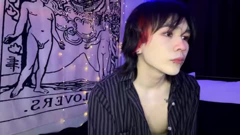 Snapshot of rennuts chatting on 02.18.25 rennuts online show from 02.18.25