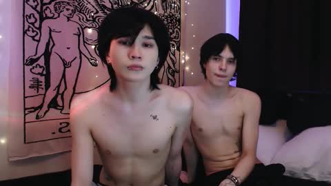 Snapshot of rennuts chatting on 02.22.25 rennuts online show from 02.22.25